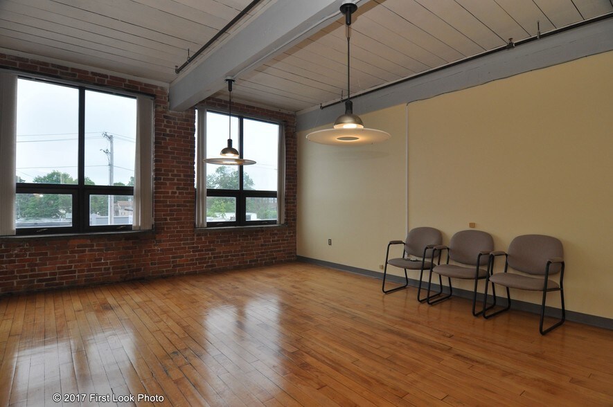 More Photos Of 49 Pavilion Ave, Providence Office For Lease