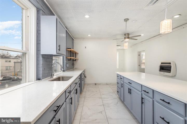 More Photos Of 1880 W Market St, York Storefront Retail Office For Sale