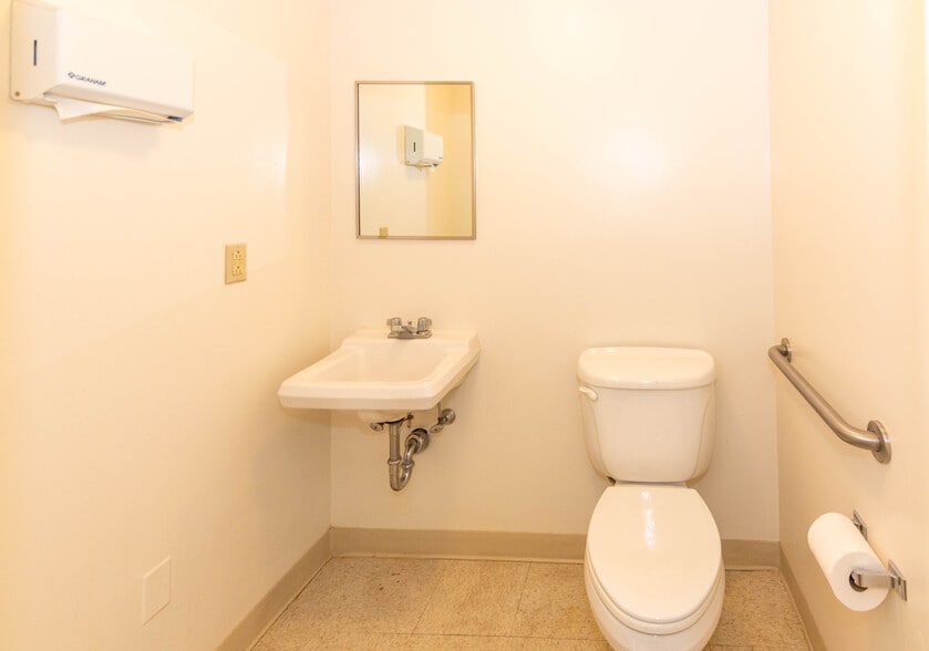 More Photos Of 120 Sister Pierre Dr, Towson Medical For Sale