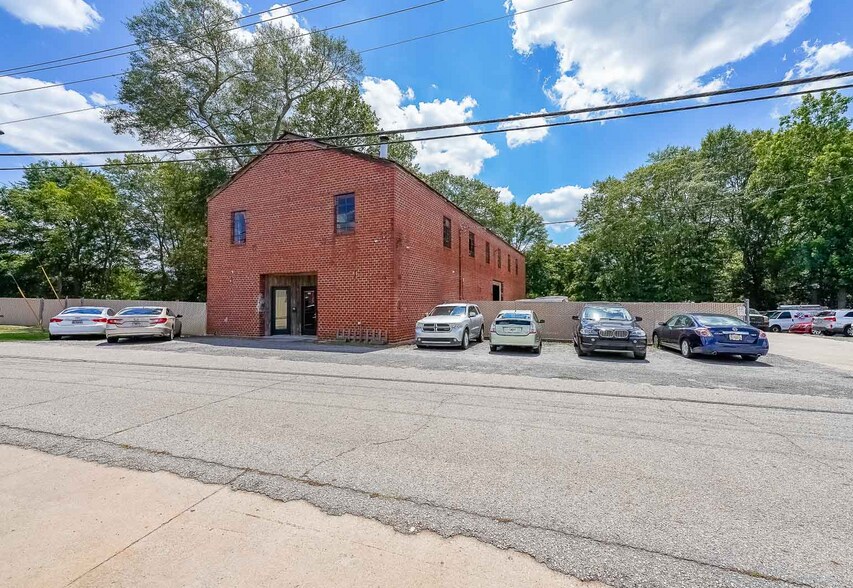 More Photos Of 250 Cleveland St, Locust Grove Industrial For Sale