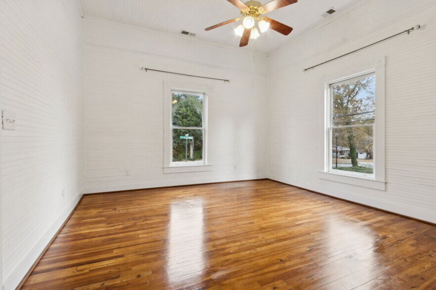 More Photos Of 2951 Moon Station Rd NW, Kennesaw Office For Sale