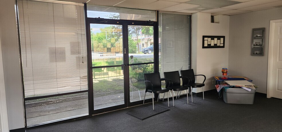 More Photos Of 1416 Campbell Rd, Houston Medical For Lease