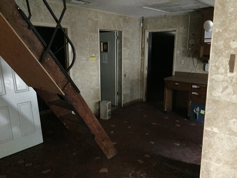 More Photos Of 3201 Crill Ave, Palatka Convenience Store For Sale