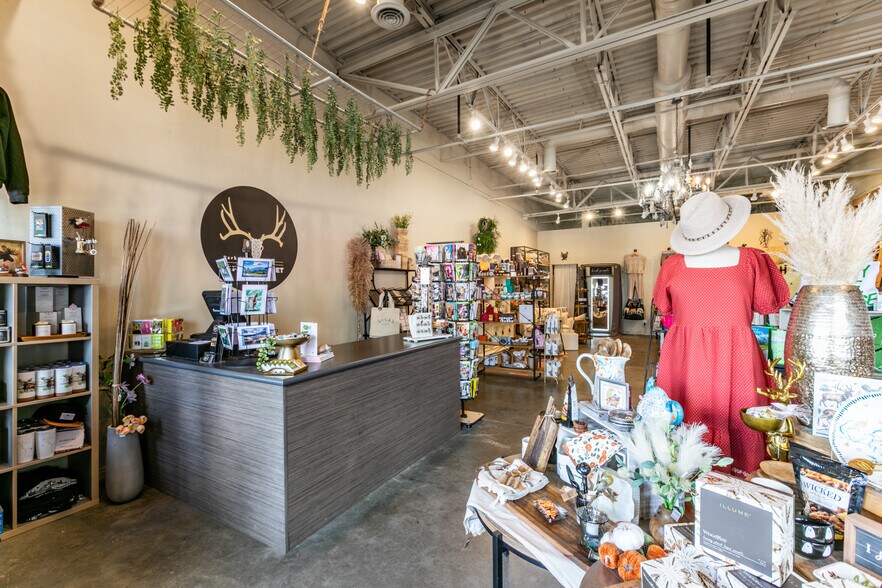 More Photos Of 6300 N Sagewood Dr, Park City Storefront For Lease