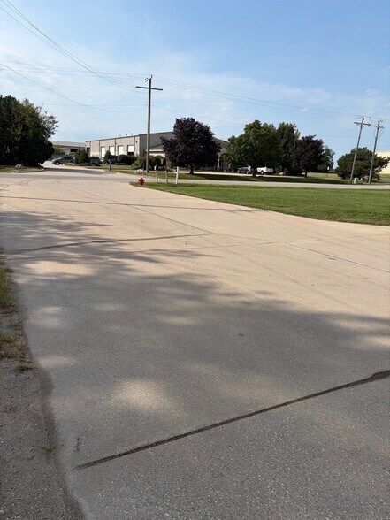 More Photos Of 165 Industry Ave, Frankfort Warehouse For Lease