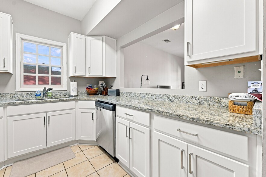 More Photos Of 183 Smith St, Charleston Multifamily For Sale