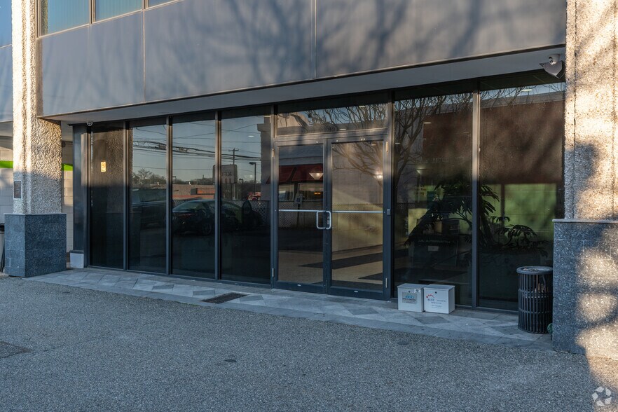 More Photos Of 99 Jericho Tpke, Jericho Office For Sale