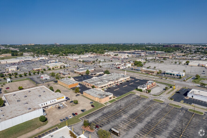 More Photos Of 8202-8278 E 71st St, Tulsa Unknown For Lease