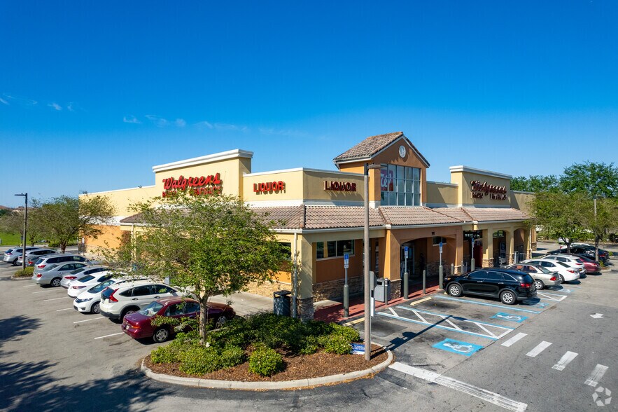 More Photos Of 353 Cypress Pky, Kissimmee Unknown For Lease