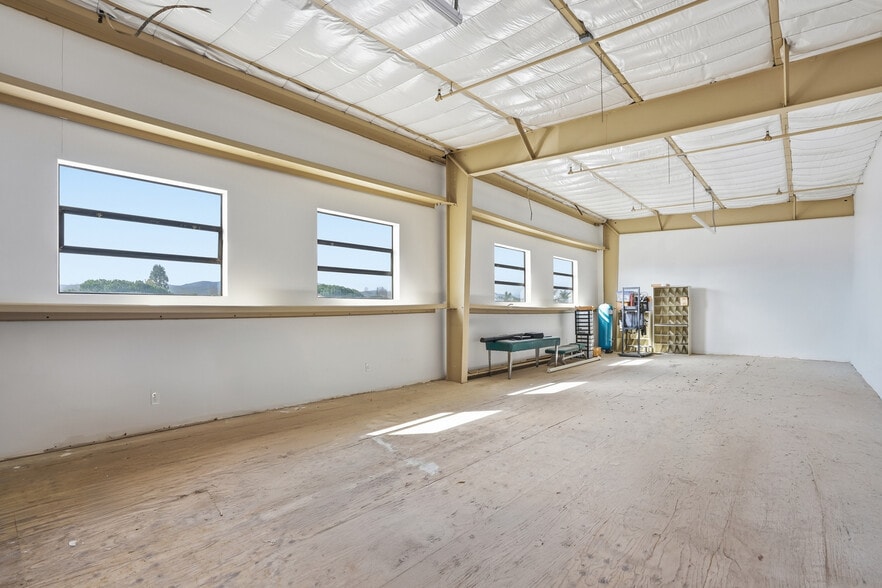 More Photos Of 203-205 W Central Ave, Lompoc Loft Creative Space For Sale