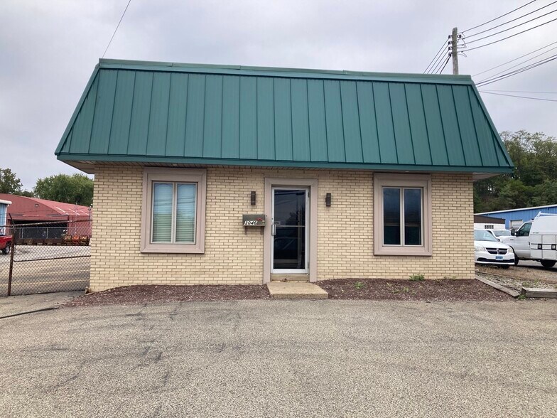 More Photos Of 3046 Industrial Blvd, Bethel Park Light Manufacturing For Lease