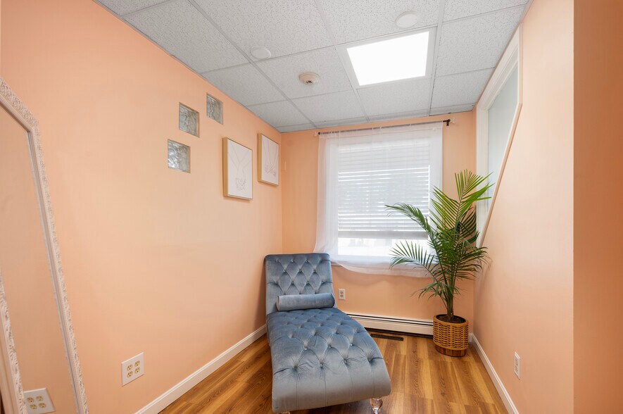 More Photos Of 15 Thomas St, North Providence Freestanding For Sale