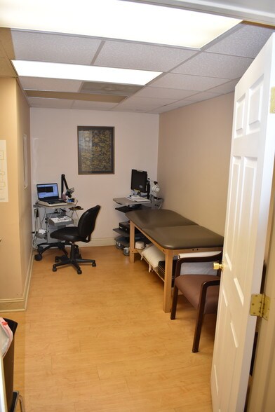 More Photos Of 118 Springhall Dr, Goose Creek Medical For Lease
