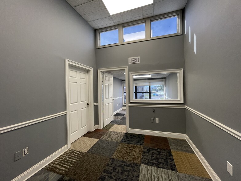 More Photos Of 200 Frandorson Cir, Apollo Beach Office For Lease