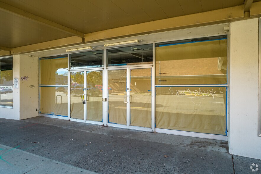 More Photos Of 305 Liberty St NE, Salem Department Store For Lease