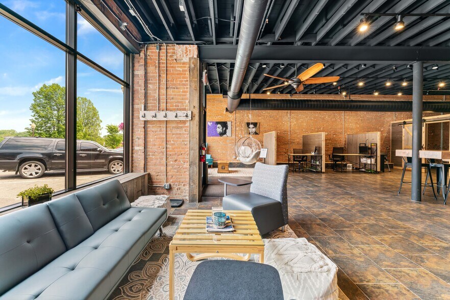 More Photos Of 230 1st Ave E, Shakopee Storefront For Sale