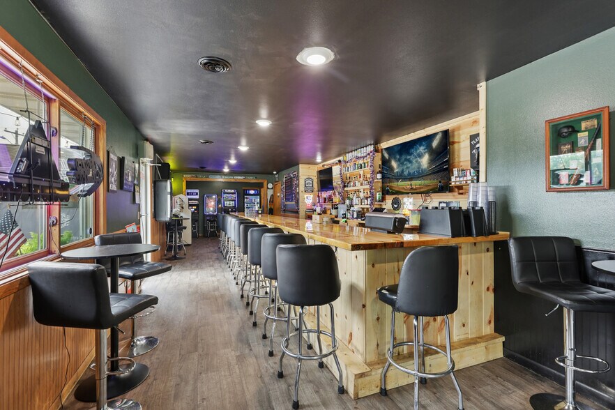 More Photos Of 309 Trail St, La Valle Restaurant For Sale