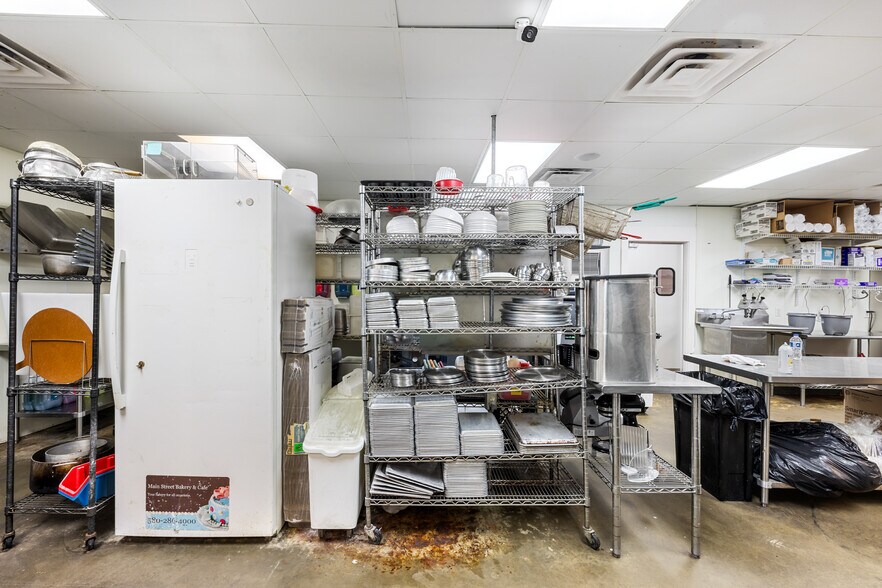 More Photos Of 14 W Main St, Idabel Restaurant For Sale