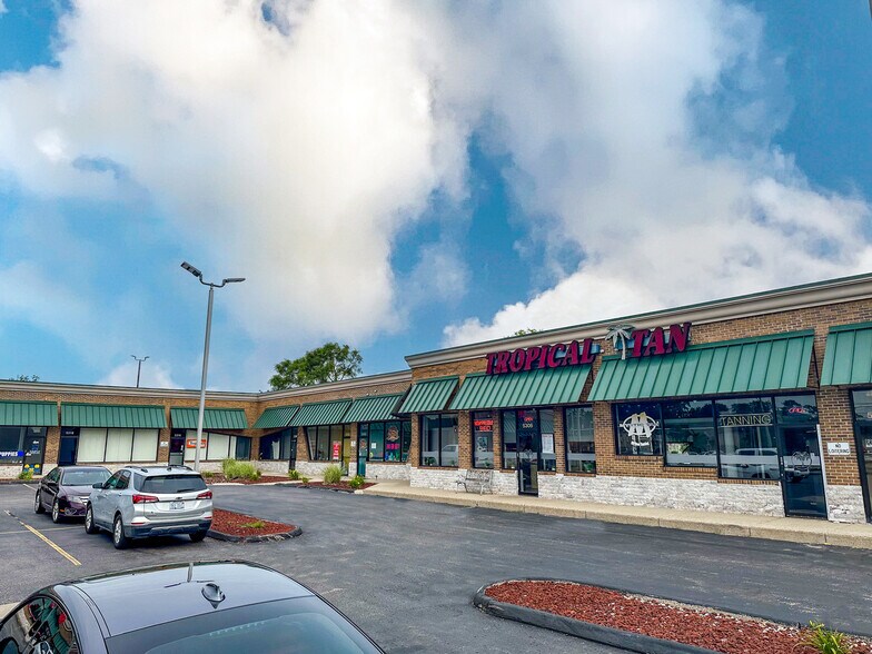 More Photos Of 5302-5326 Highland Rd, Waterford Unknown For Lease