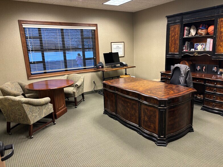 More Photos Of 9400 S Saginaw St, Grand Blanc Medical For Sale