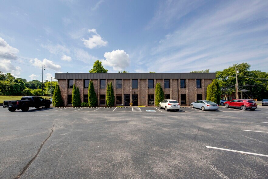 More Photos Of 7113 Peach Ct, Brentwood Medical For Lease