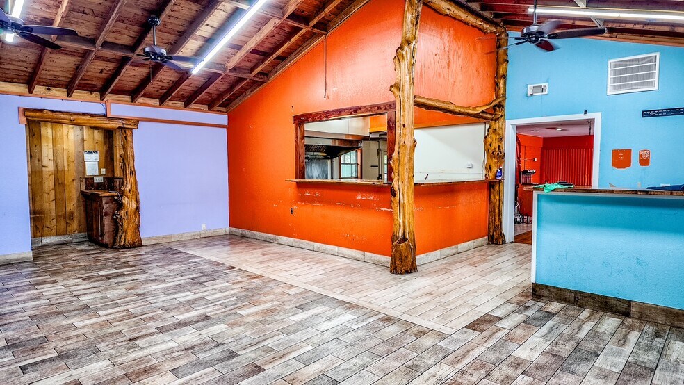 More Photos Of 1711 E Main St, Madisonville Restaurant For Sale