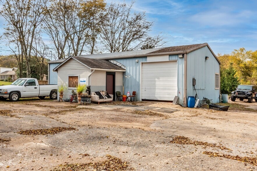 More Photos Of 6522 Polk Ln, Columbia Auto Repair For Sale