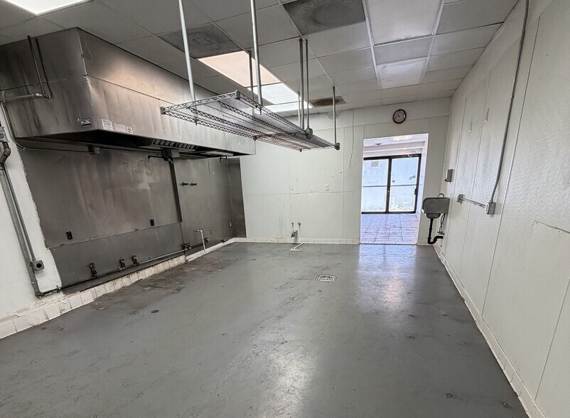 More Photos Of 9301-9311 W Pico Blvd, Los Angeles Unknown For Lease