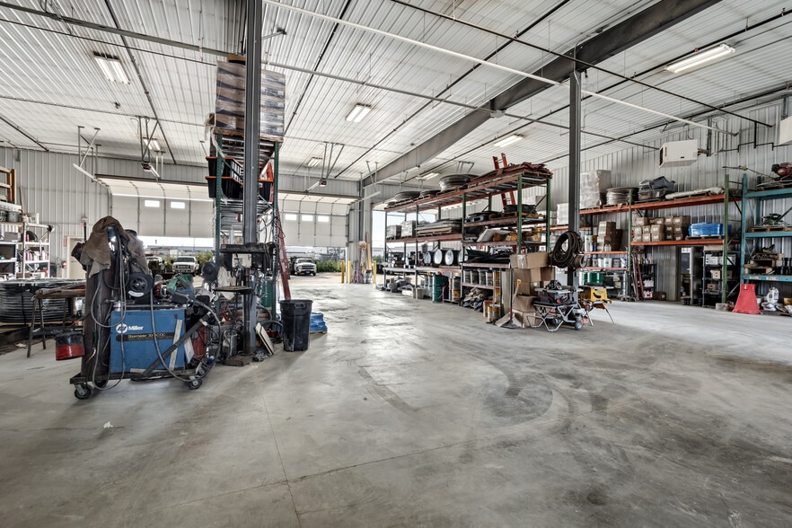 More Photos Of 3820 37 Ave S, Fargo Manufacturing For Sale