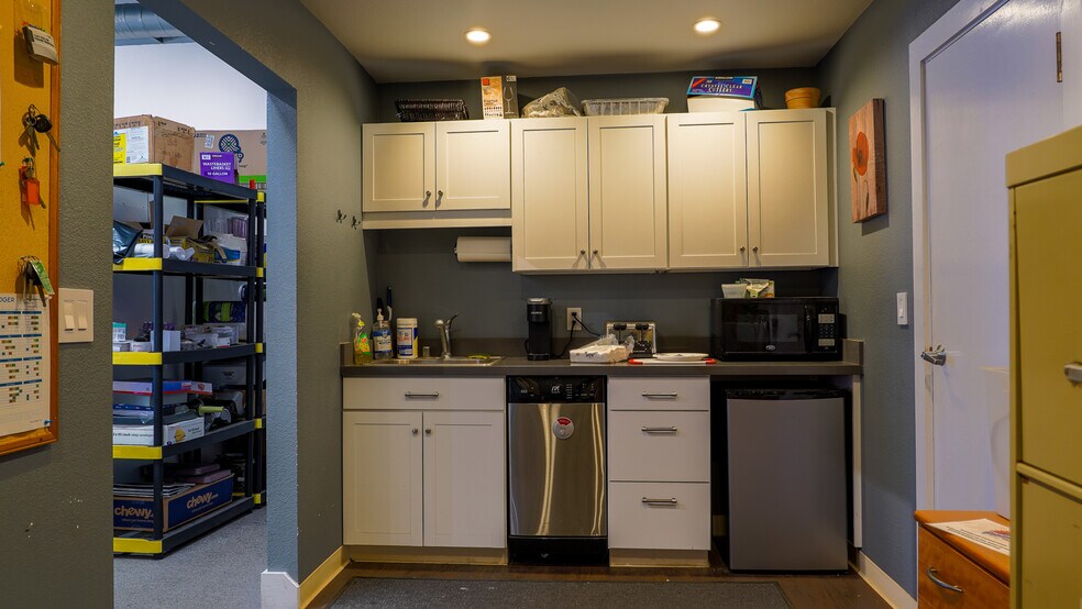 More Photos Of 14 Commercial Blvd, Novato Flex For Sale