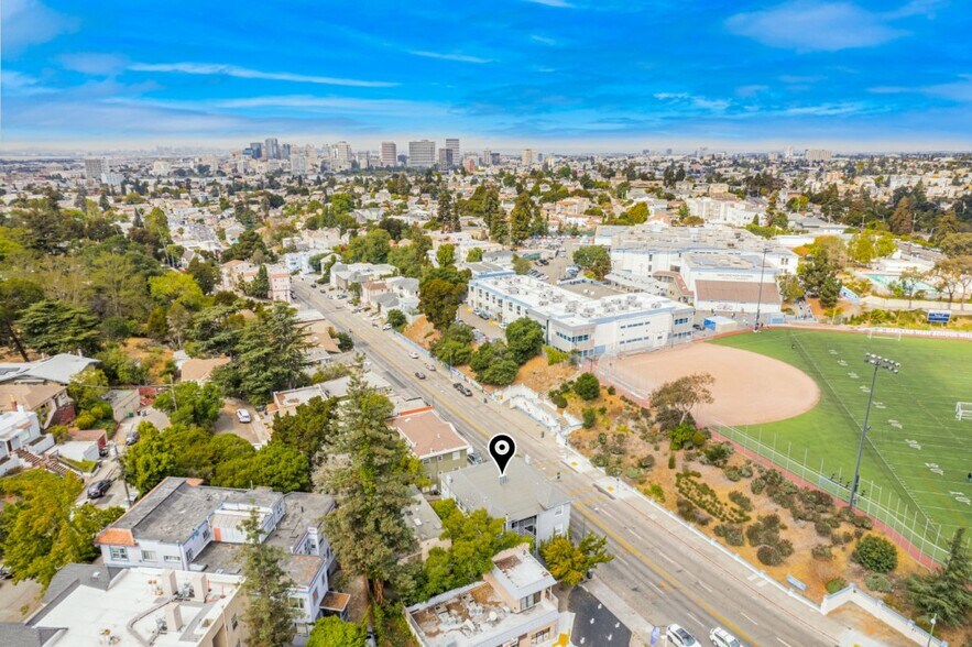 More Photos Of 1000 E 33rd St, Oakland Apartments For Sale