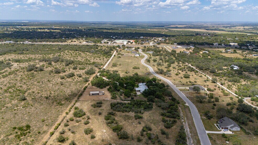 More Photos Of 2234 Highway 90 w, Castroville Flex For Sale