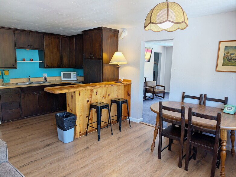 More Photos Of 166 S 400 E, Moab Hotel For Sale