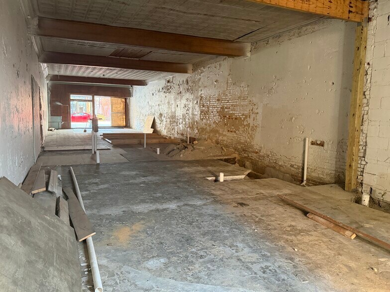 More Photos Of 118 Tarboro St W, Wilson General Retail For Lease