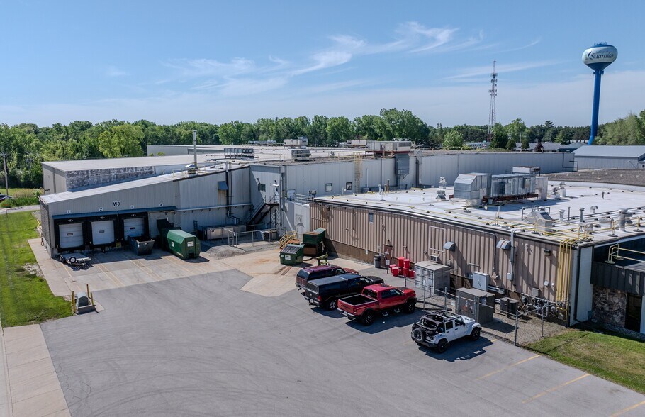 More Photos Of 13190 Velp Ave, Suamico Warehouse For Lease