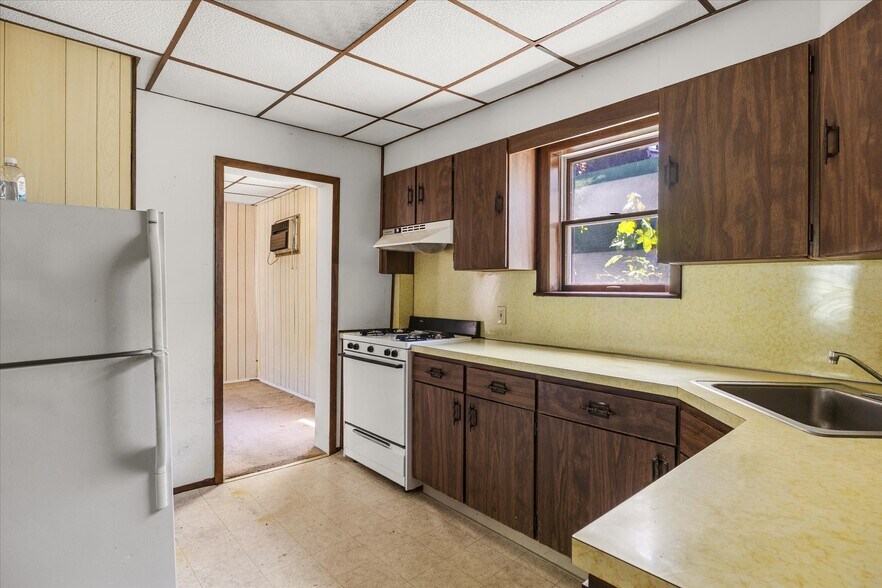 More Photos Of 6112 56th Dr, Maspeth Multifamily For Sale