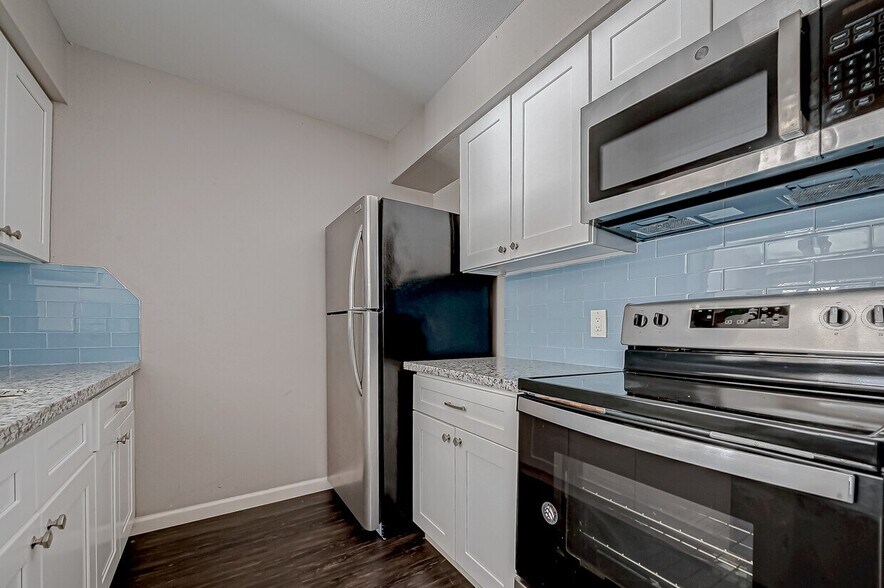 More Photos Of 7315 Housman, Houston Specialty For Sale