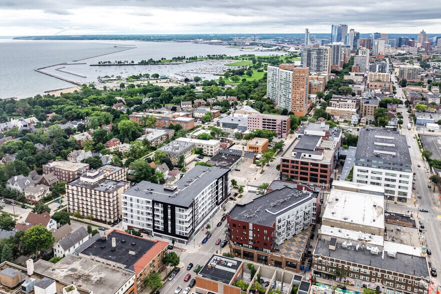 More Photos Of 2111 E Ivanhoe Pl, Milwaukee Apartments For Lease