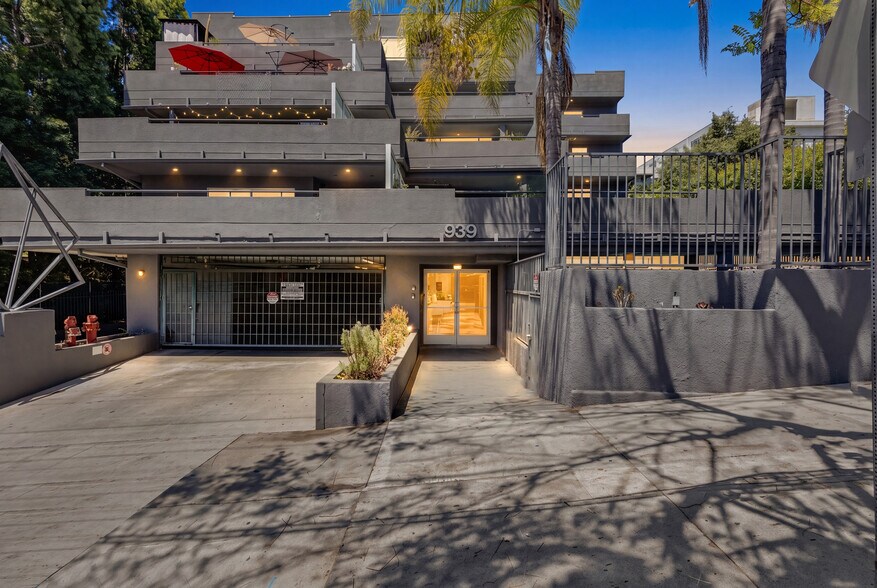 Primary Photo Of 939 Palm Ave, West Hollywood Apartments For Sale