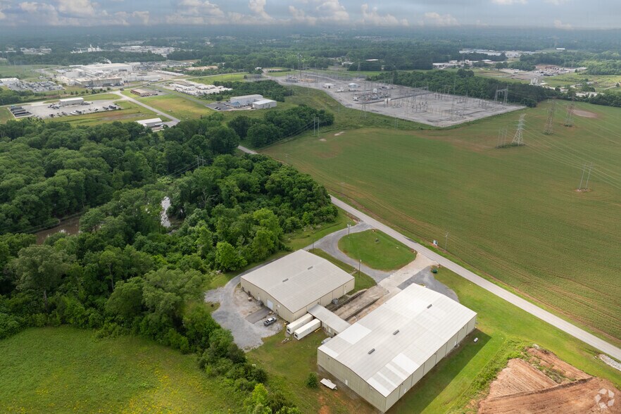 More Photos Of 197 Steed Rd, Decatur Warehouse For Lease
