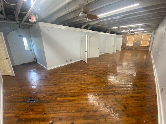 More Photos Of 470 N Clayton St, Lawrenceville Storefront Retail Office For Lease