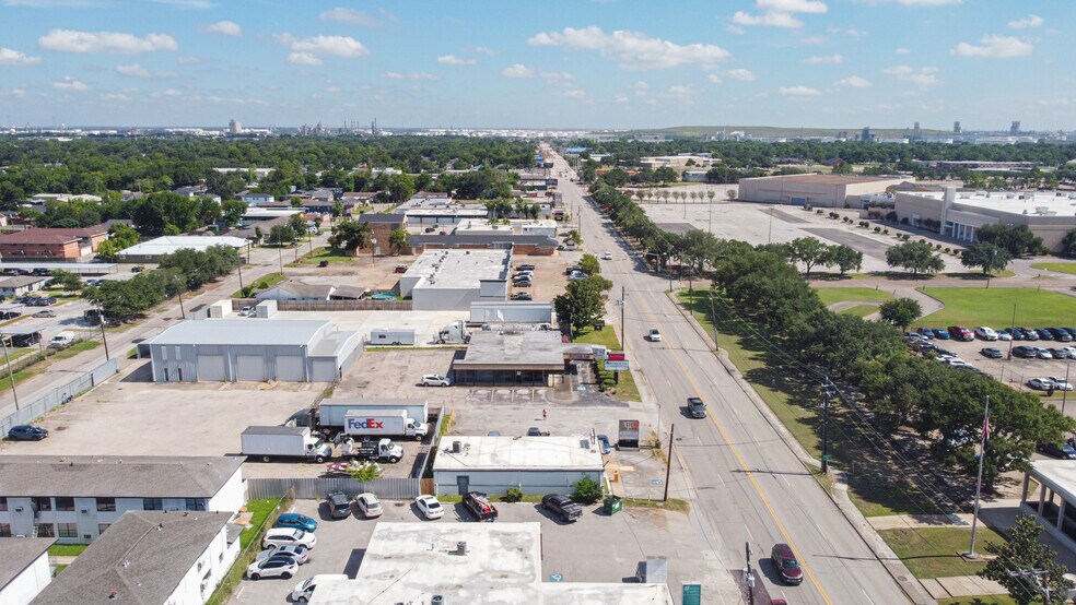 More Photos Of 1122 Pasadena Blvd, Pasadena General Retail For Sale