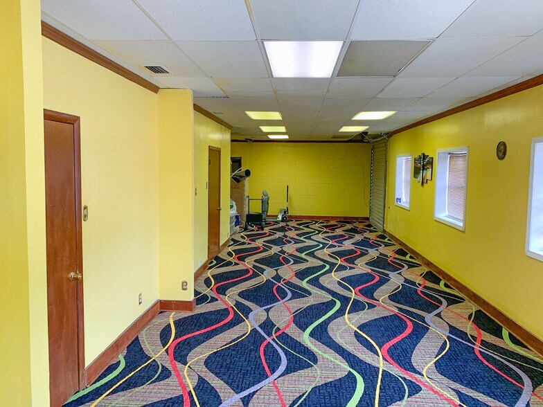 More Photos Of 2465 Commercial Park Dr, Mobile Office For Lease