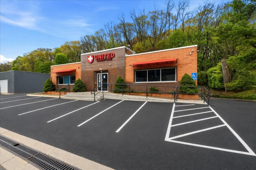 More Photos Of 860 Central Park Ave, Scarsdale Bank For Lease