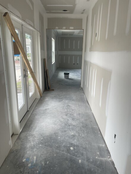 More Photos Of 104 Surgeons Dr, Myrtle Beach Office For Lease