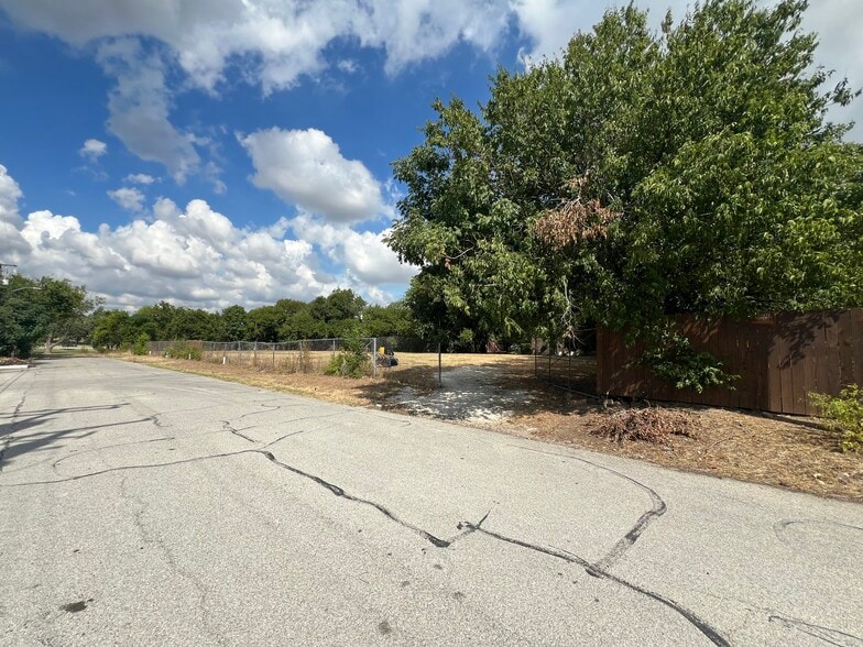 More Photos Of 6816 Z Boaz pl, Fort Worth Land For Sale