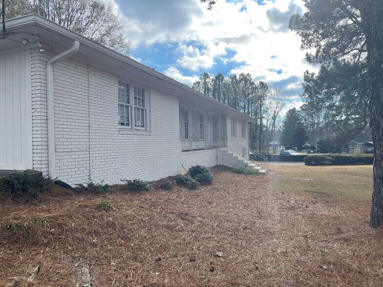 Primary Photo Of 3036 NE Roswell Rd, Marietta Office Residential For Lease