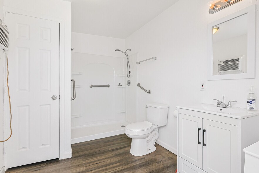 More Photos Of 303 Tin St, Henderson Office Residential For Sale