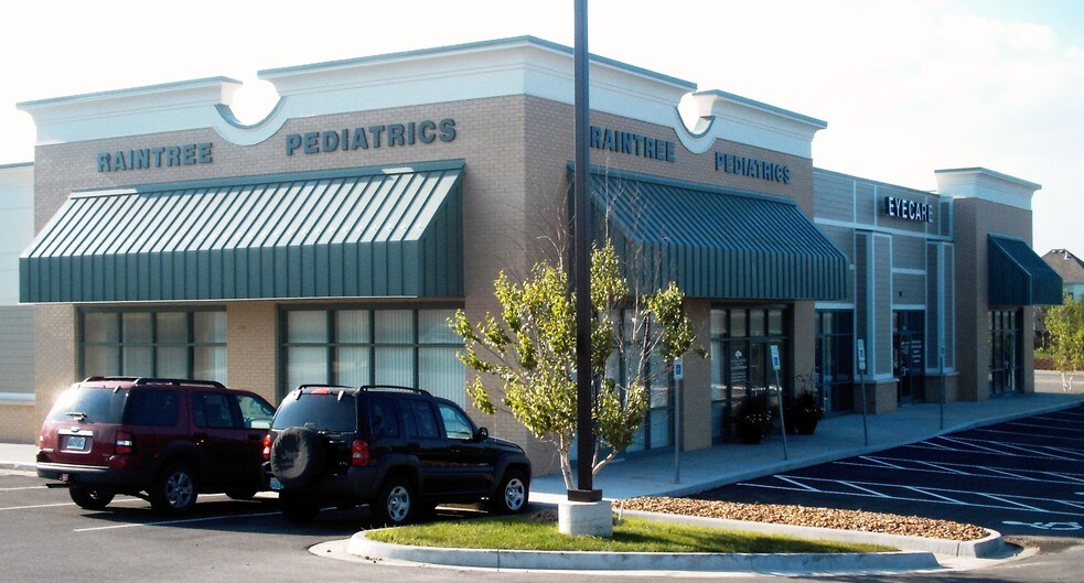 More Photos Of 813-899 SW Lemans Ln, Lee's Summit General Retail For Sale