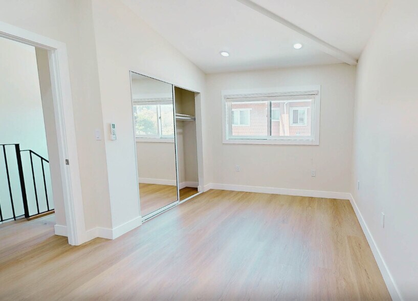 More Photos Of 2370 Portland St, Los Angeles Apartments For Sale